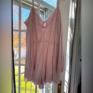 Bardot (from Bloomingdale’s) light pink romper Size M Perfect Condition